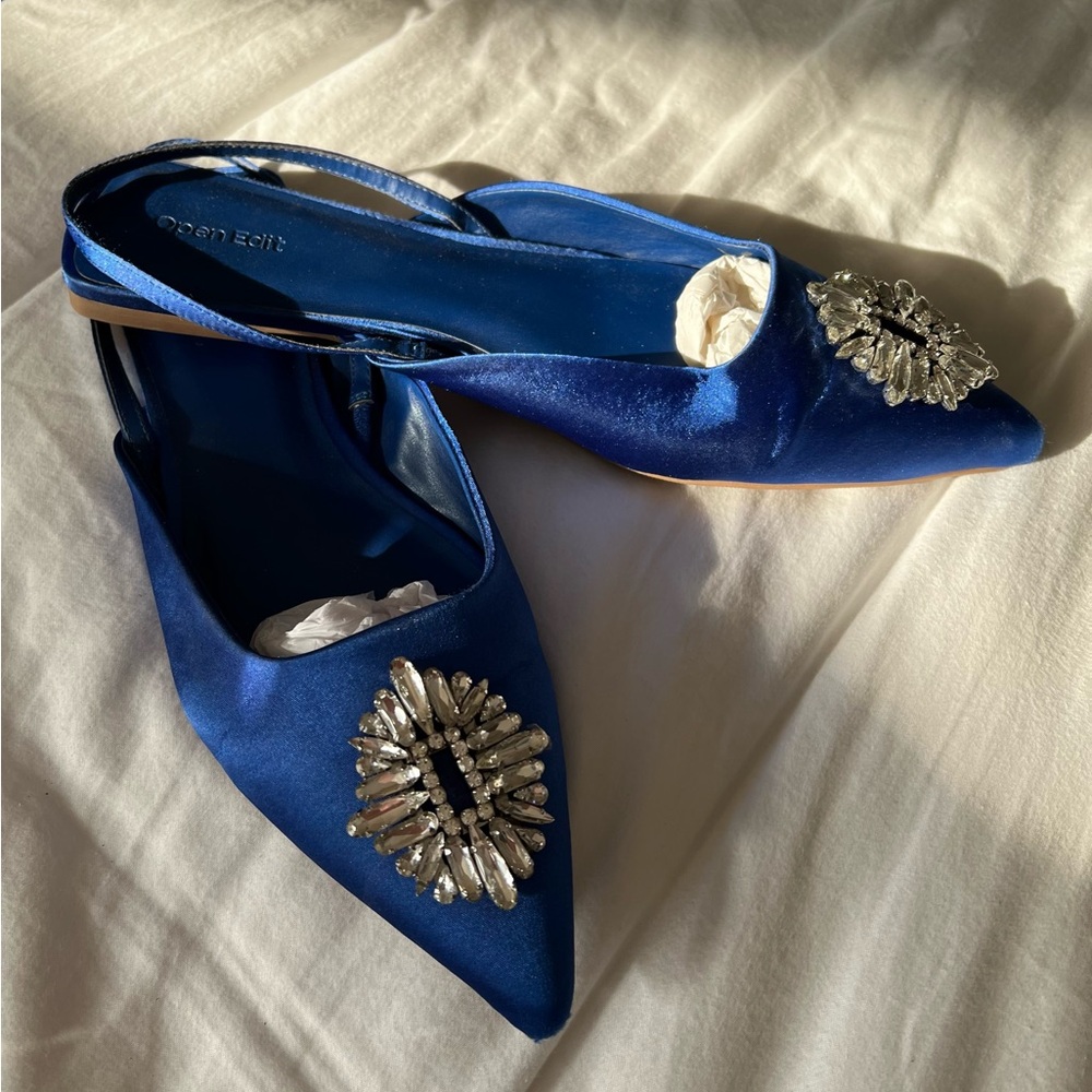 Open End Blue and Silver Heels with Elegant Design